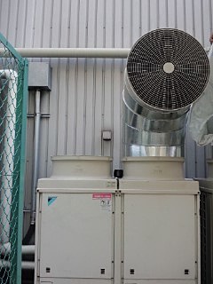 業務用 室外機】室外機風向を変更しました。